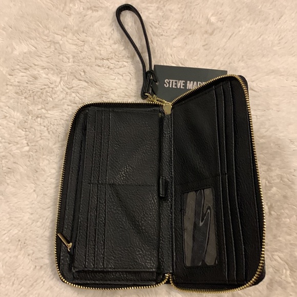 STEVEN MADDEN WRISTLET. - Picture 3 of 6